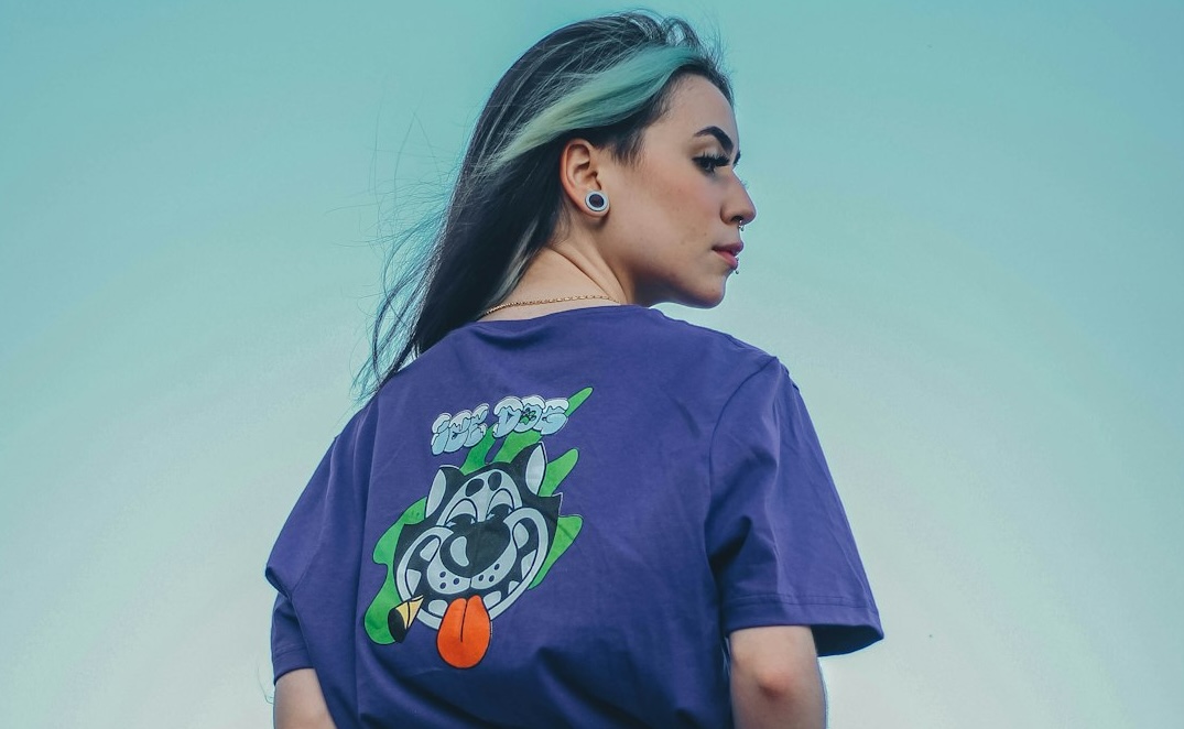 Image photo-1626543765152-a4347064c85c